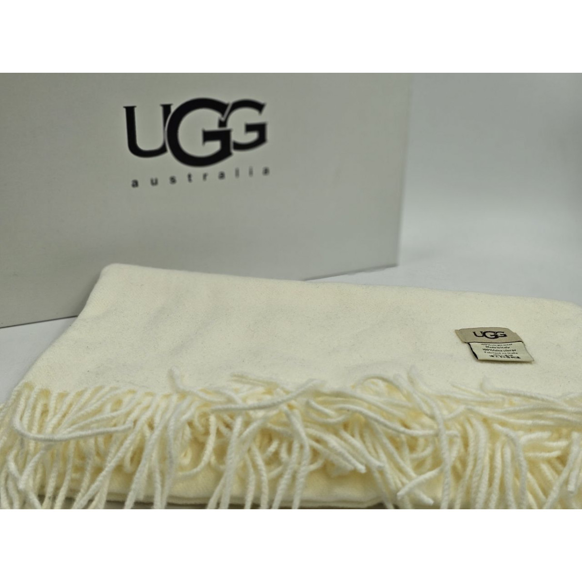 Кашемировый палантин UGG White Кашемировый палантин UGG White