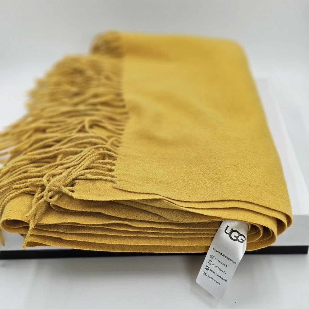 Кашемировый палантин UGG Yellow Кашемировый палантин UGG Yellow