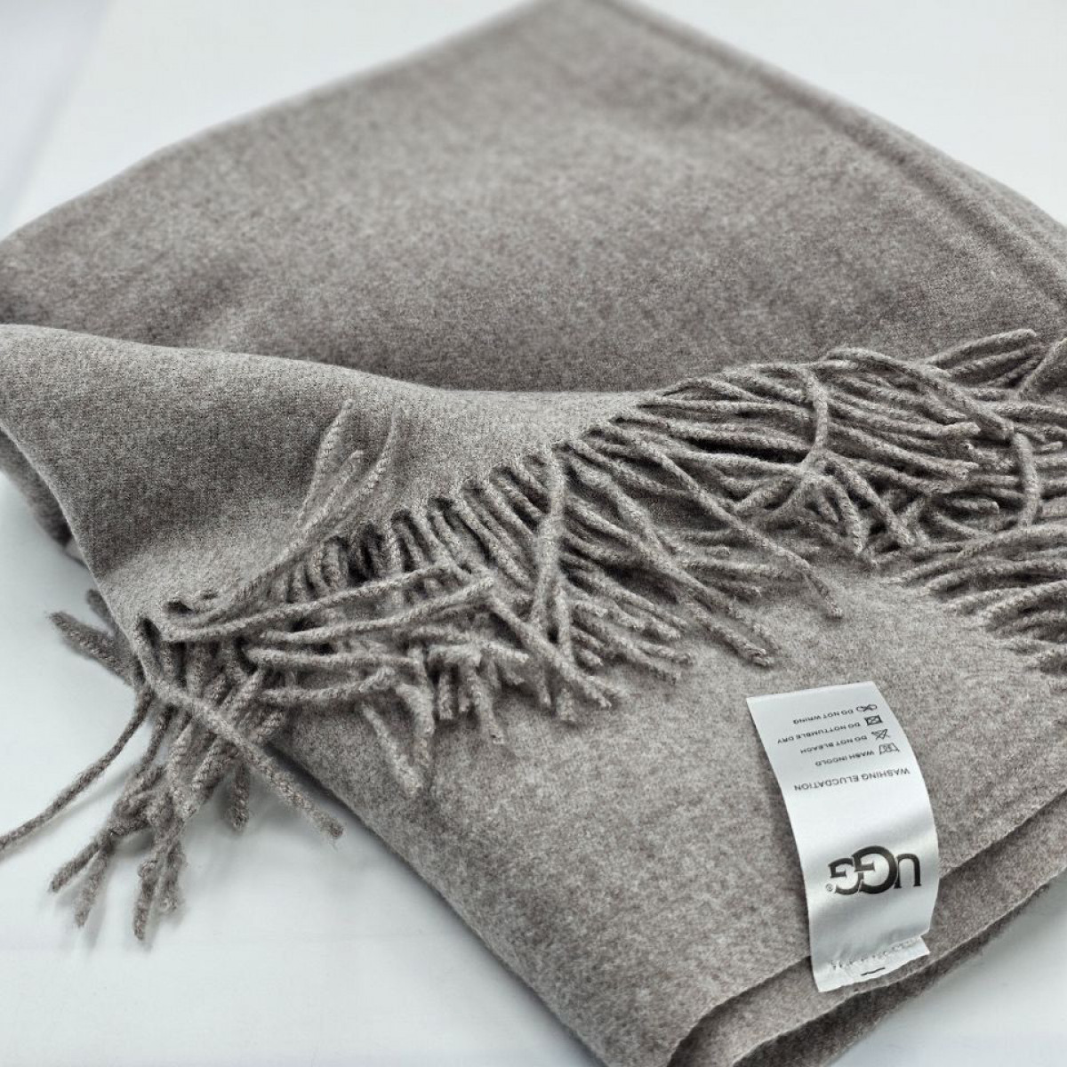 Кашемировый палантин UGG Grey Кашемировый палантин UGG Grey