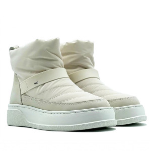 UGG Ash Inflated White